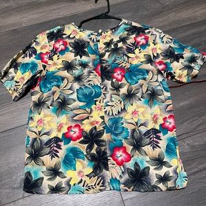 Sag Harbor Hawaiian Tropical floral blouse. Size small.